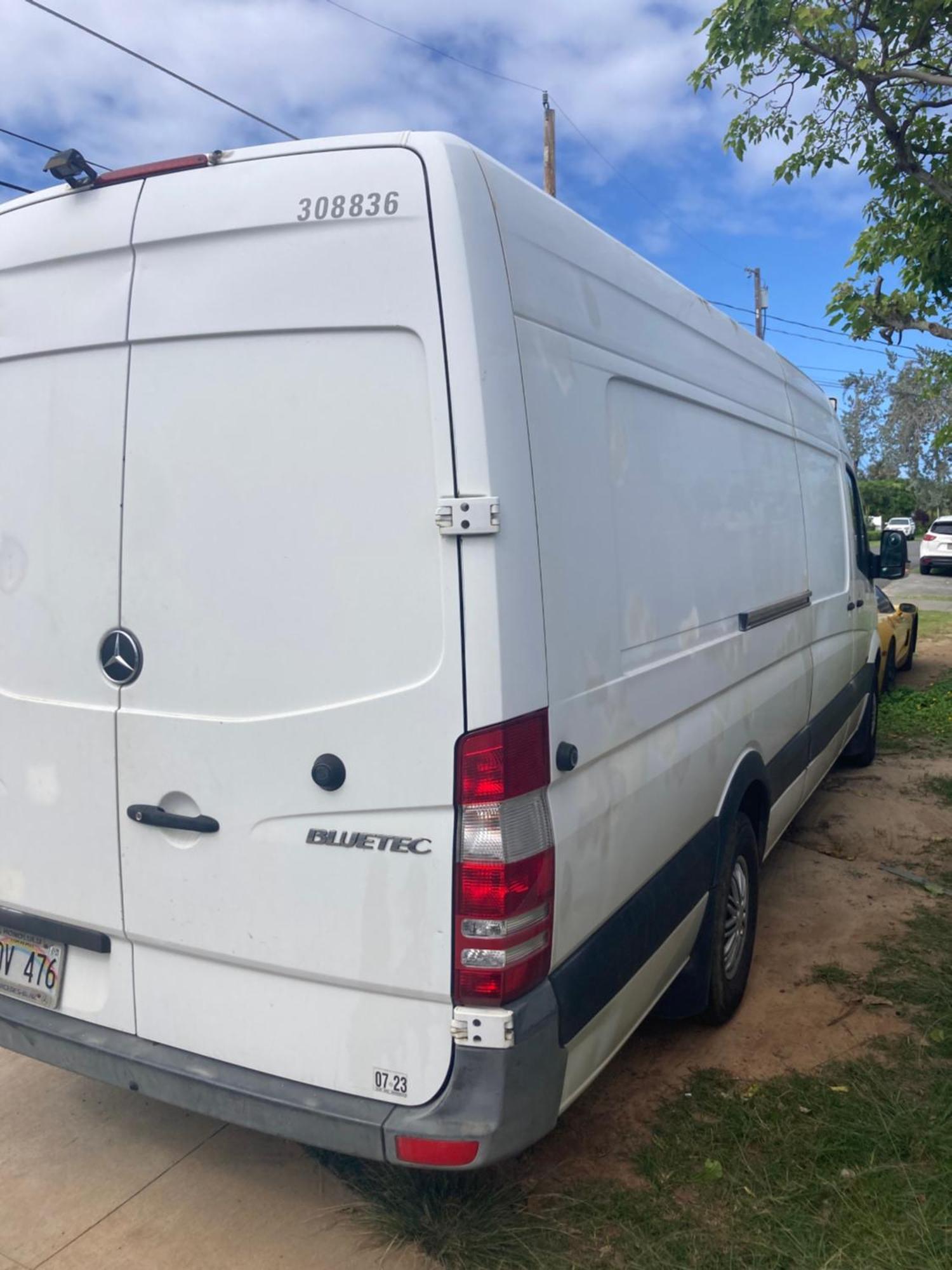 Botel Oahu Camper Adventures