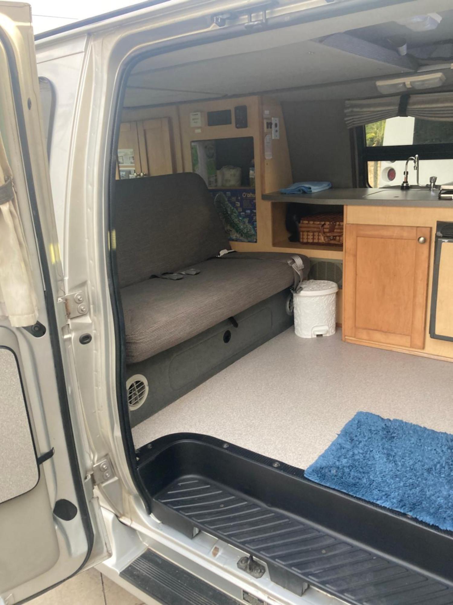 Oahu Camper Adventures Botel